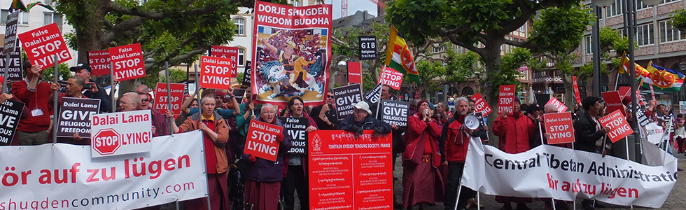 Dalai Lama protesters - International Shugden Community (ISC) in Frankfurt/Main May 2014