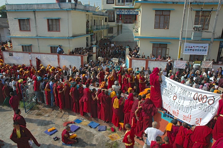 Monks in South India demand the departure of Shugden practitioners from their monasteries.