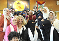 Click to enlarge! Dalai Lama and Muslims laughing