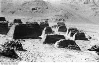 Tsethang. Chinese graves.